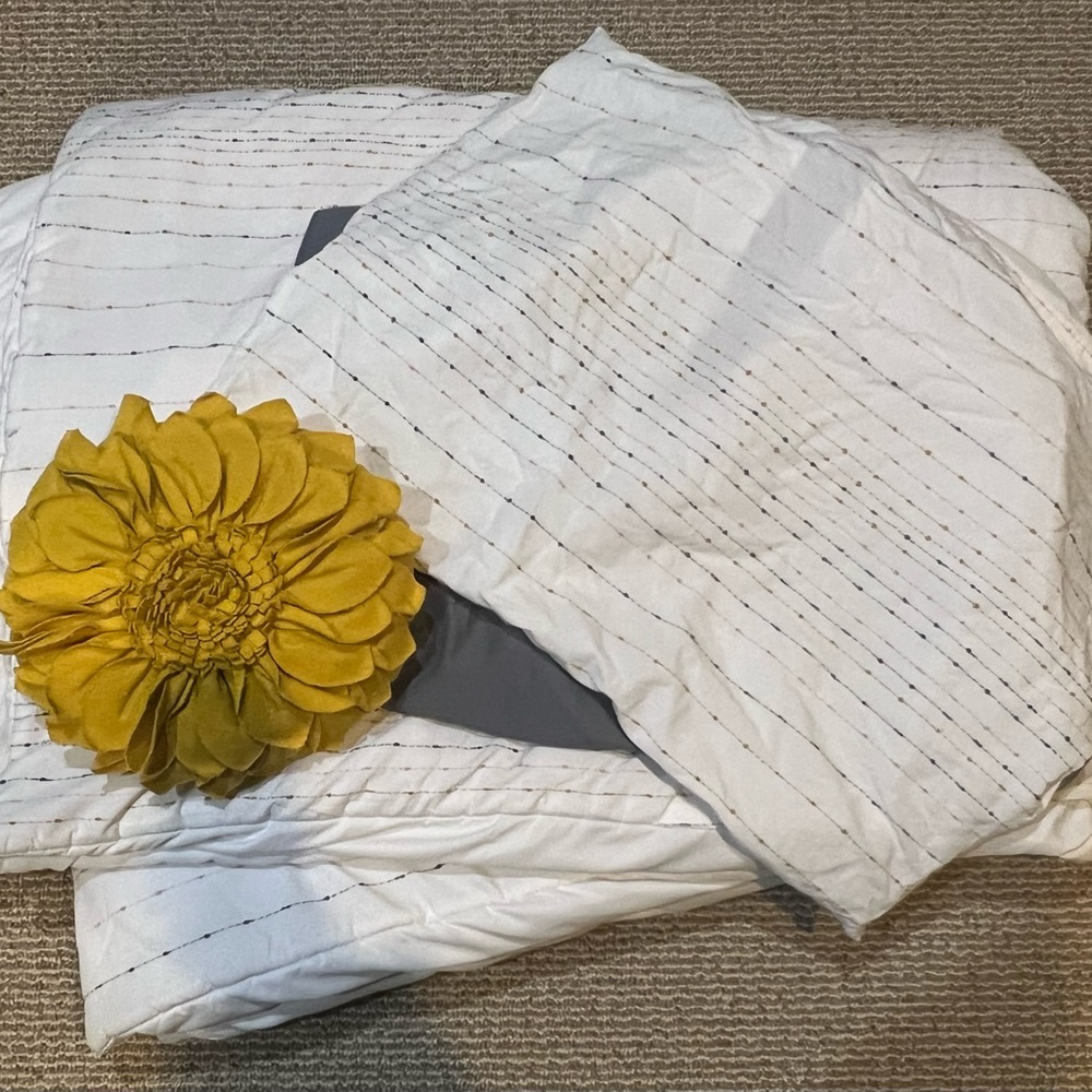 Twin XL Bedding Set